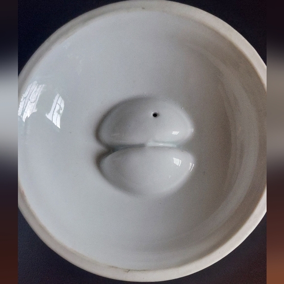 Louis Lourioux France covered casserole with bird motif - Picture 5 of 11